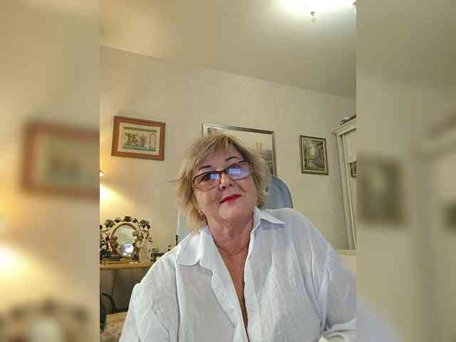 KarinkaSweet webcam