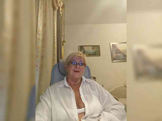 KarinkaSweet webcam