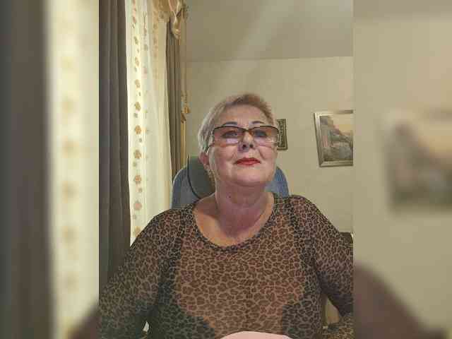KarinkaSweet webcam