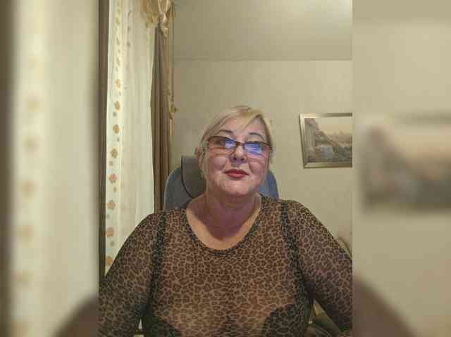 KarinkaSweet webcam