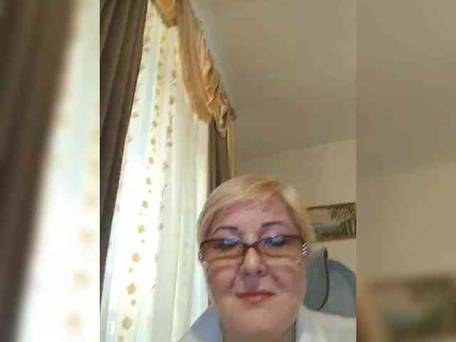 KarinkaSweet webcam