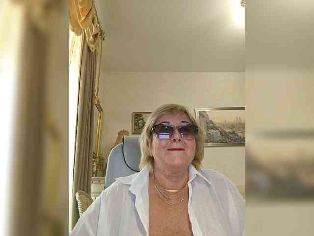 KarinkaSweet webcam