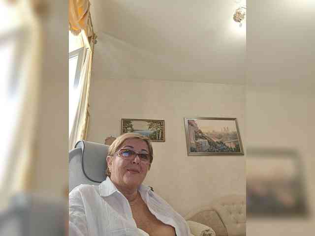 KarinkaSweet webcam