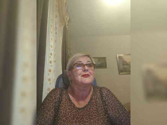 KarinkaSweet webcam