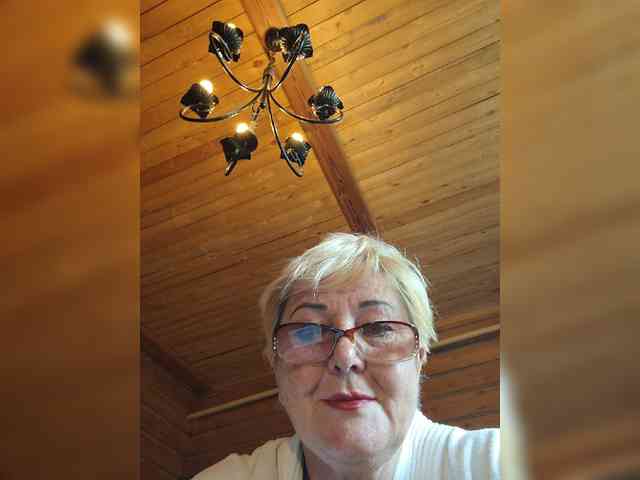 KarinkaSweet webcam