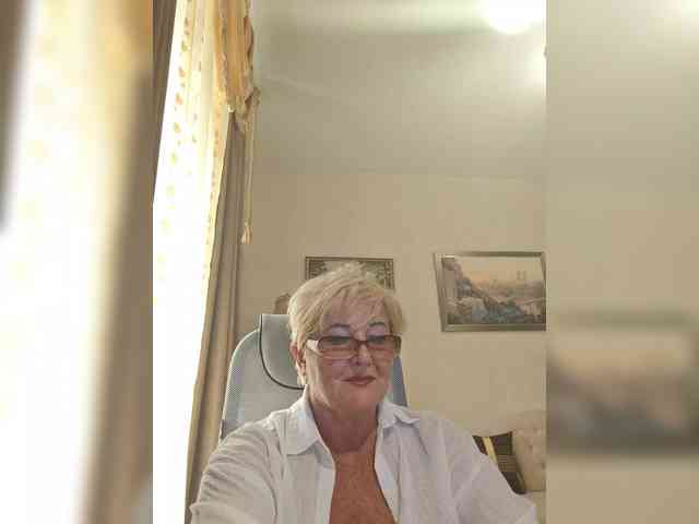 KarinkaSweet webcam