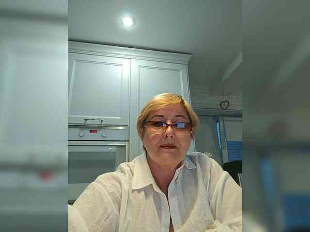 KarinkaSweet webcam