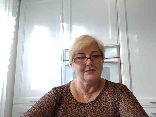 KarinkaSweet webcam
