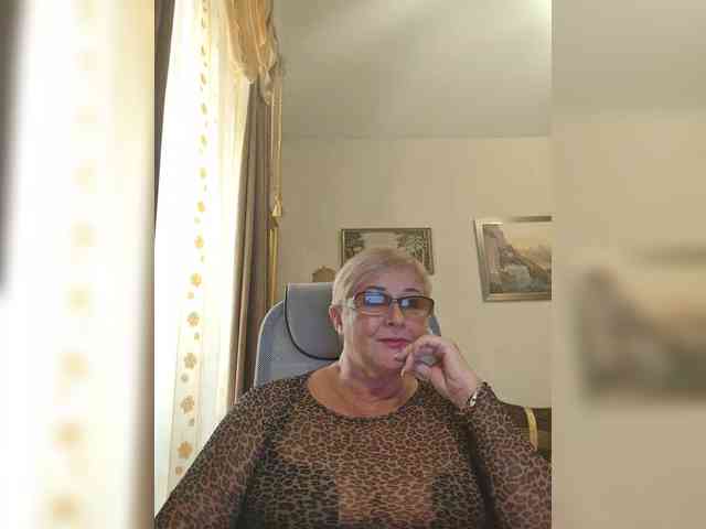 KarinkaSweet webcam