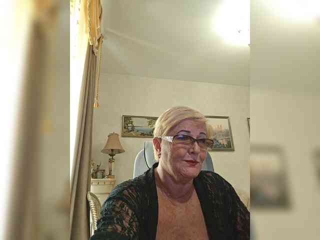KarinkaSweet webcam