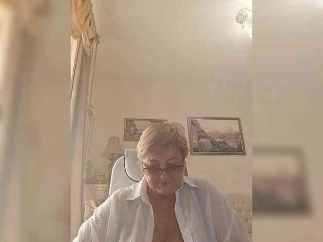 KarinkaSweet webcam