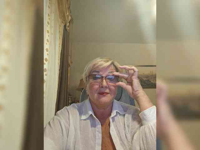 KarinkaSweet webcam