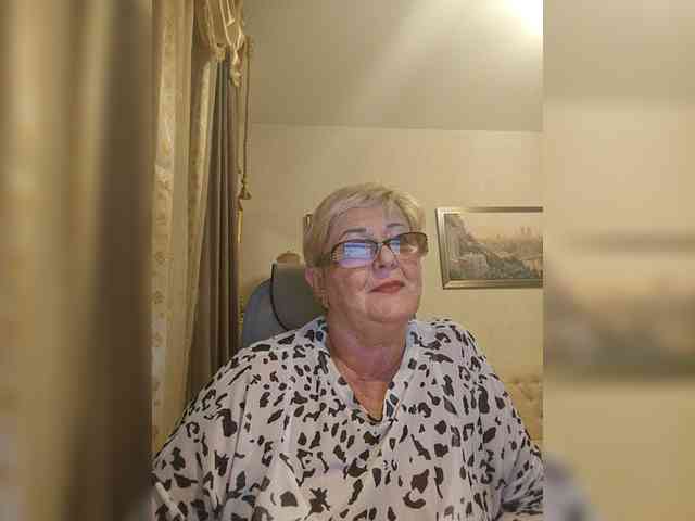 KarinkaSweet webcam