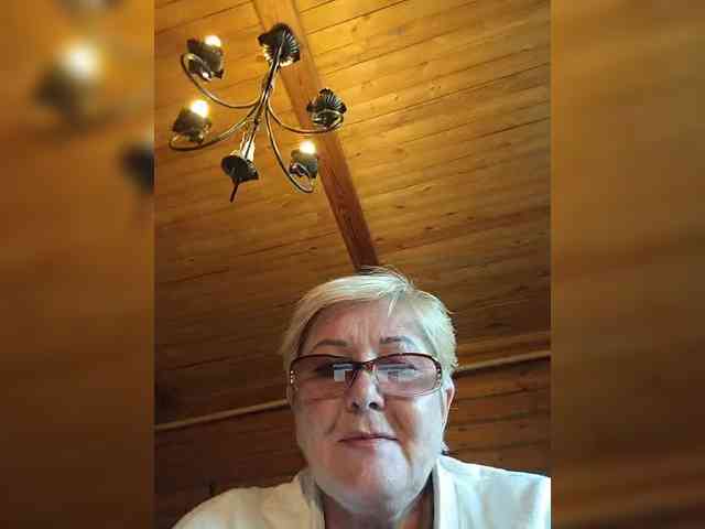 KarinkaSweet webcam