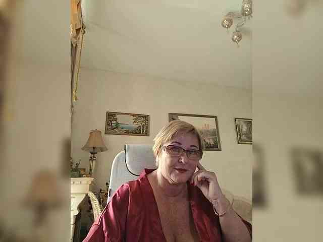 KarinkaSweet webcam