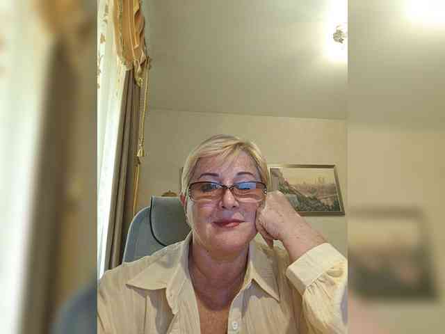 KarinkaSweet webcam