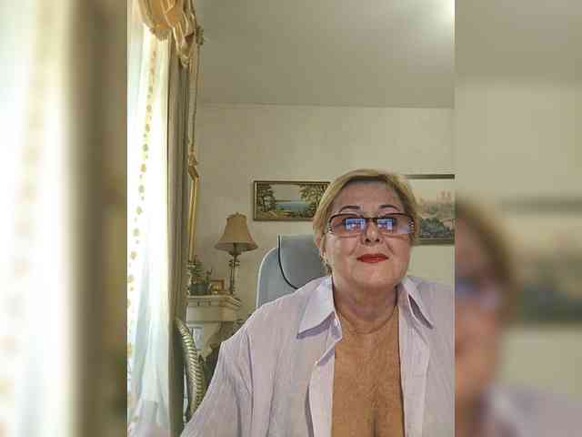 KarinkaSweet webcam