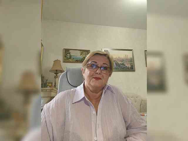 KarinkaSweet webcam