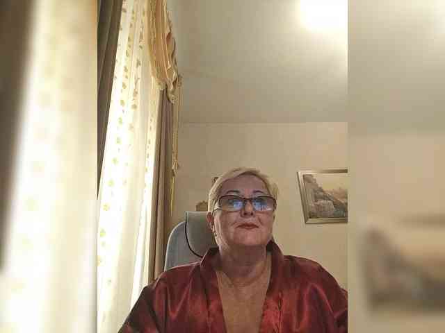KarinkaSweet webcam