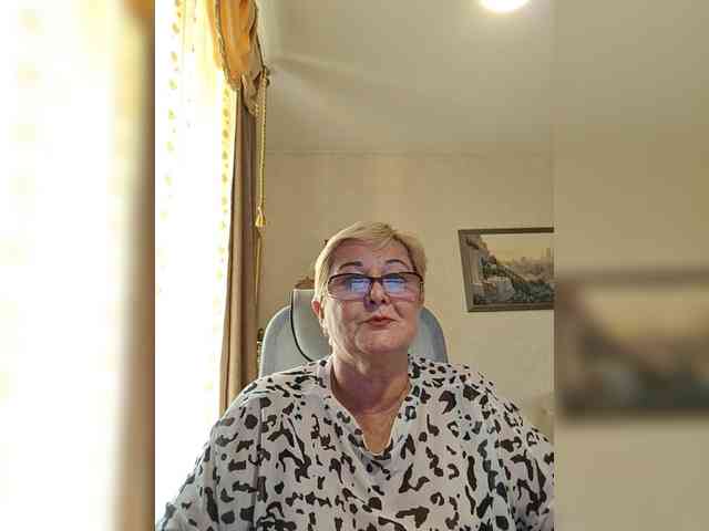 KarinkaSweet webcam