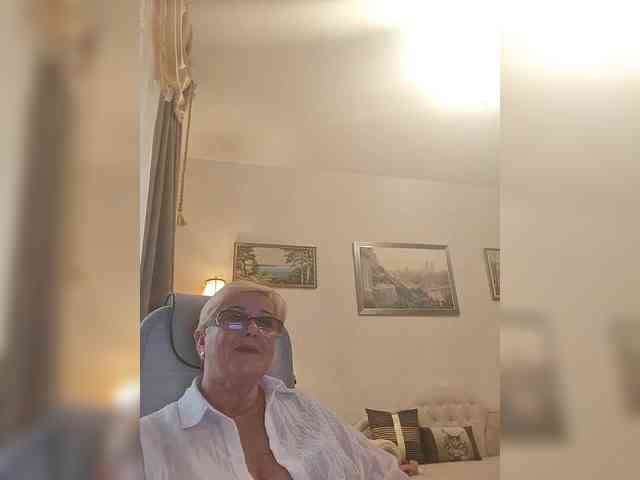 KarinkaSweet webcam