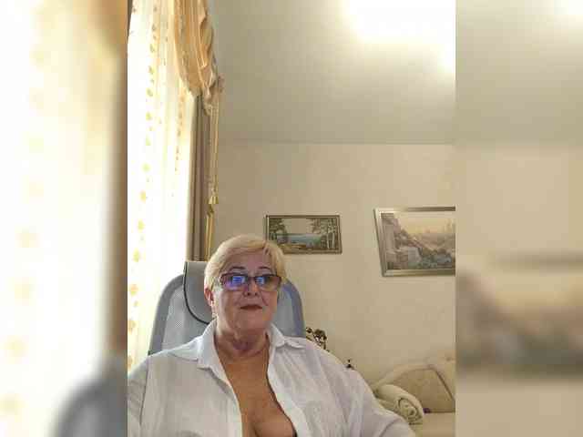 KarinkaSweet webcam