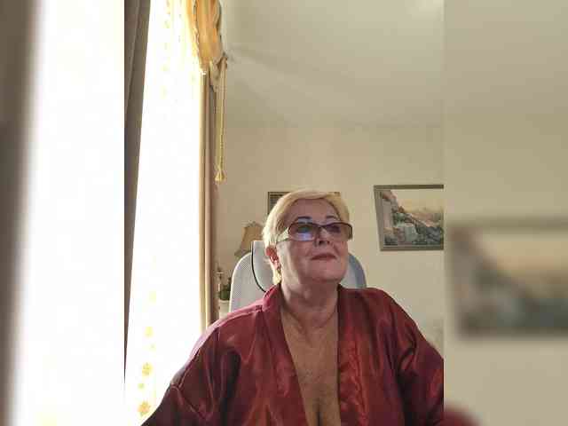 KarinkaSweet webcam