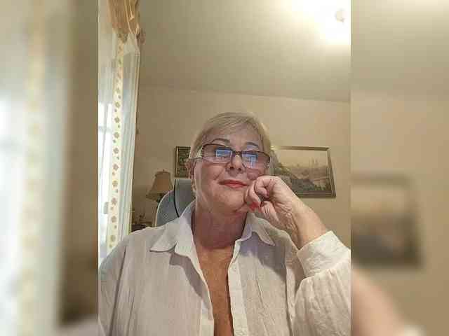 KarinkaSweet webcam