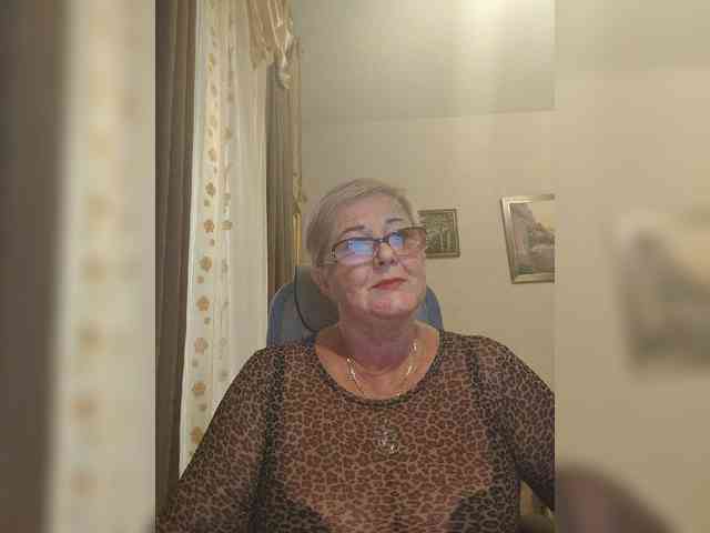 KarinkaSweet webcam