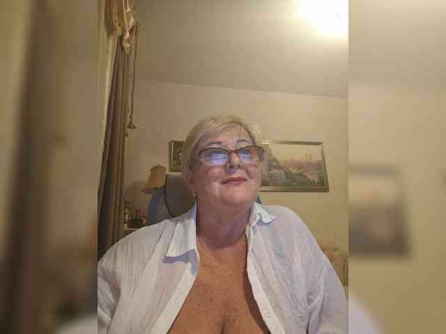 KarinkaSweet webcam