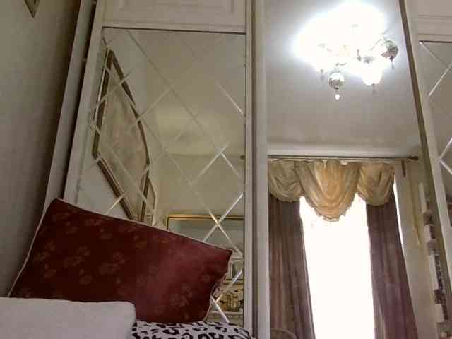 KarinkaSweet webcam