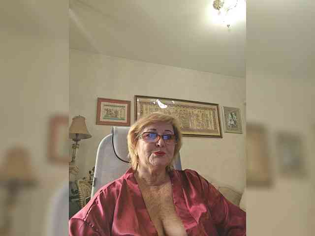 KarinkaSweet webcam