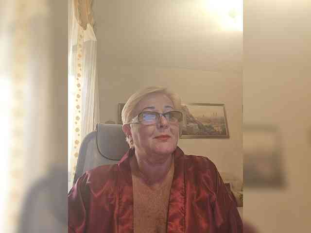 KarinkaSweet webcam