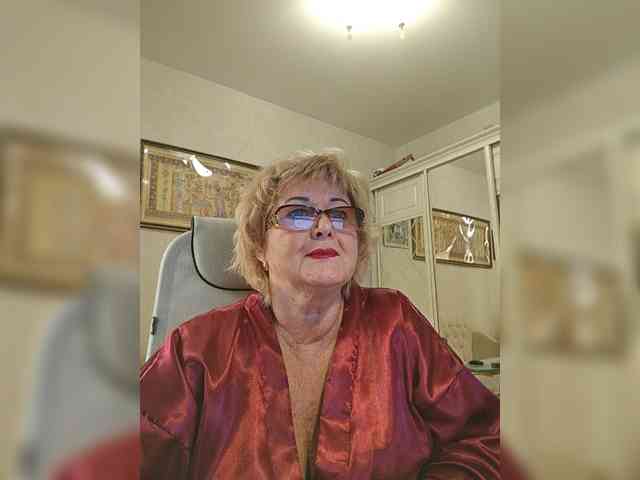KarinkaSweet webcam