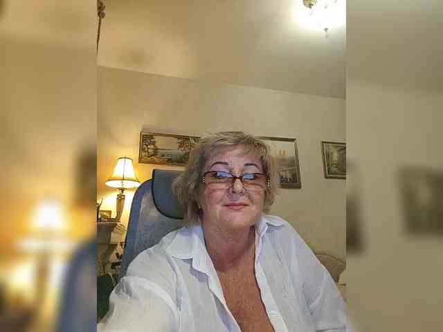 KarinkaSweet webcam