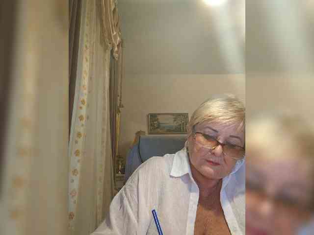 KarinkaSweet webcam