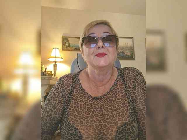 KarinkaSweet webcam