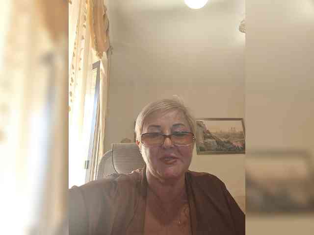KarinkaSweet webcam