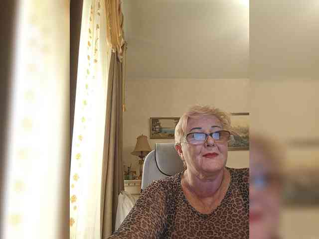 KarinkaSweet webcam