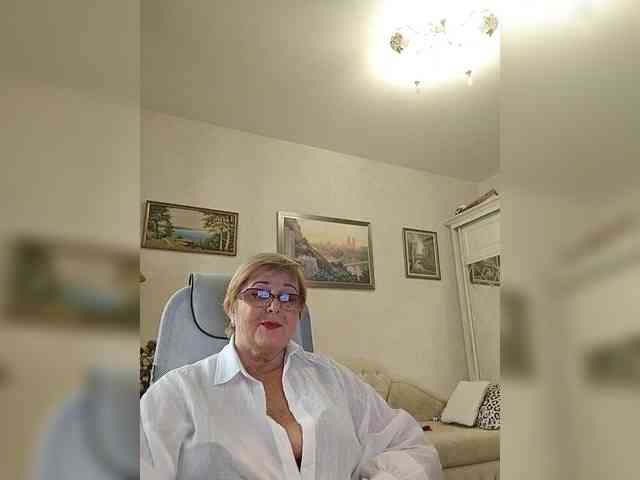 KarinkaSweet webcam
