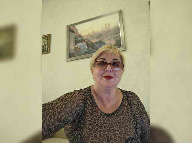 KarinkaSweet webcam