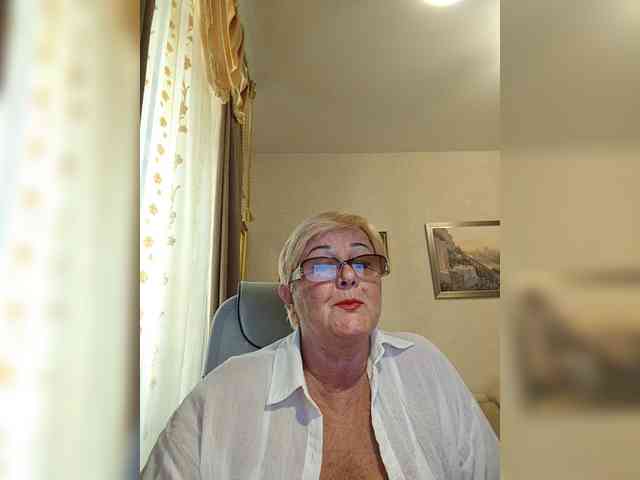 KarinkaSweet webcam