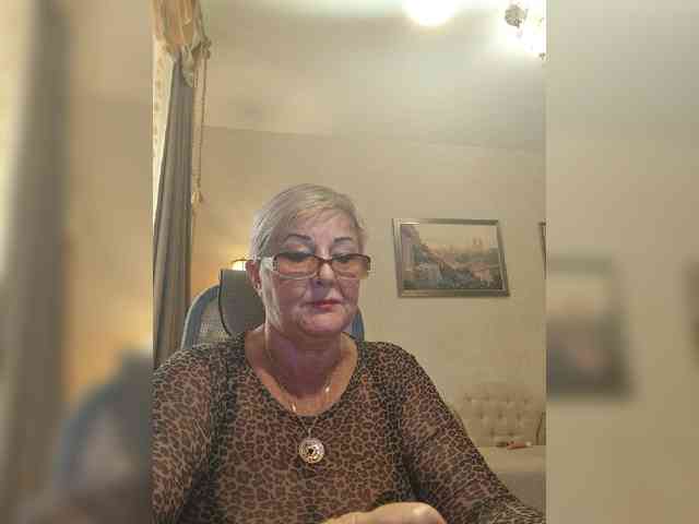 KarinkaSweet webcam