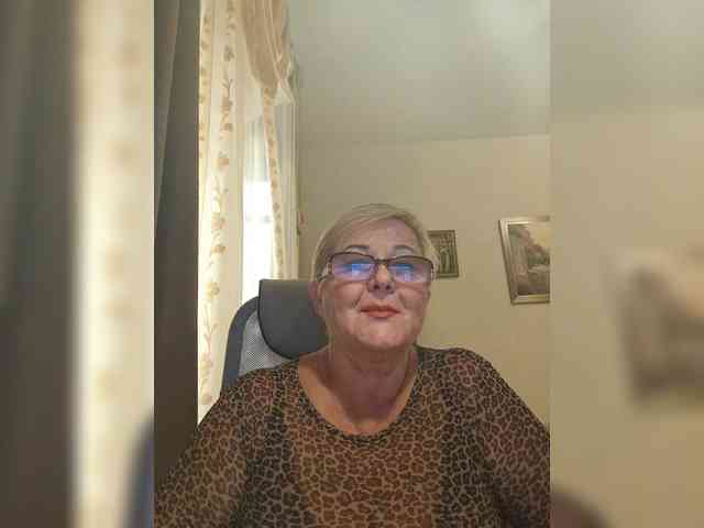 KarinkaSweet webcam