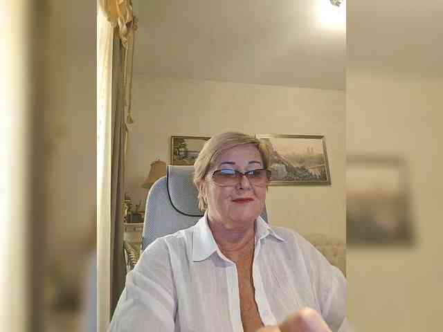 KarinkaSweet webcam