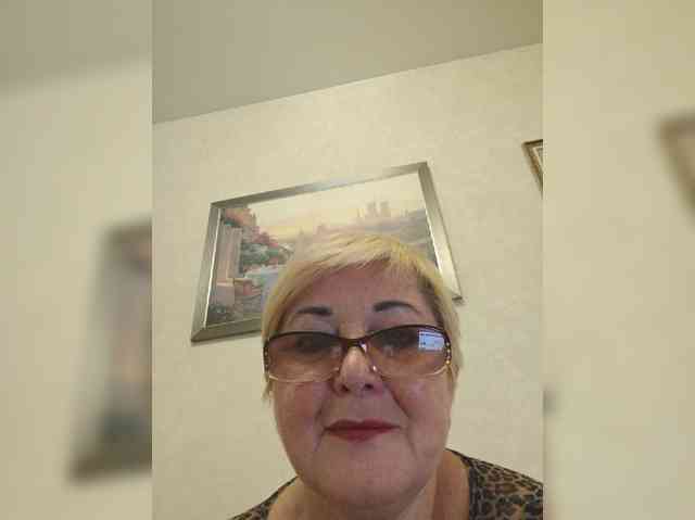 KarinkaSweet webcam