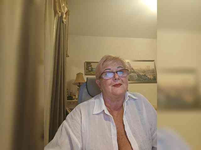 KarinkaSweet webcam