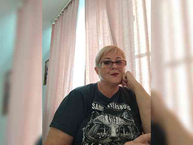 KarinkaSweet webcam
