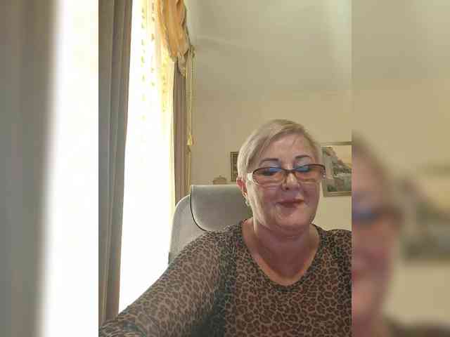 KarinkaSweet webcam
