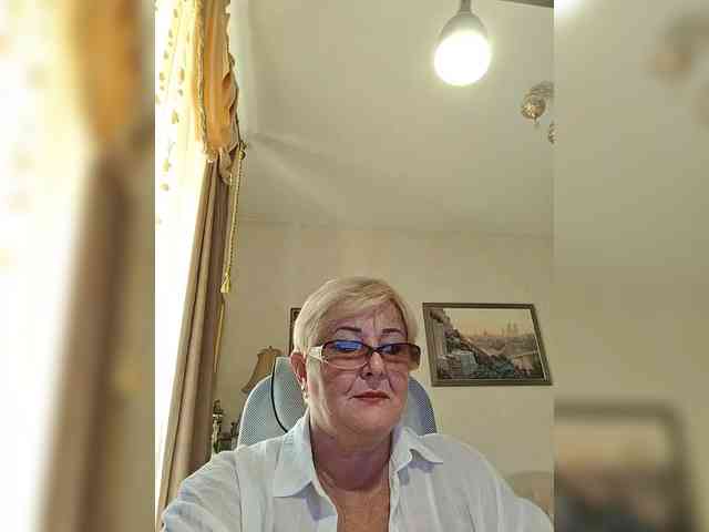 KarinkaSweet webcam